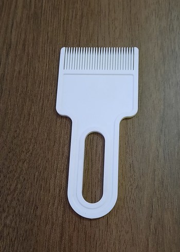 Beyaz Plastik İnce Dişli Saç Tarağı - Görsel 2