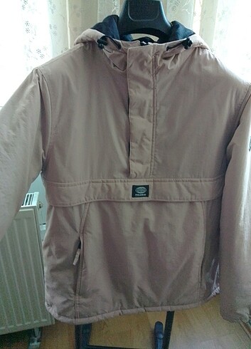 Pull and Bear Pull bear