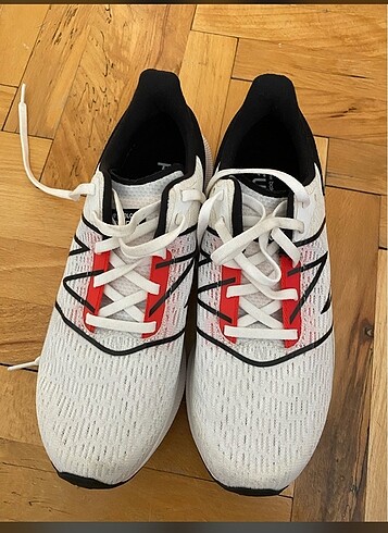 New Balance Ayakkabı
