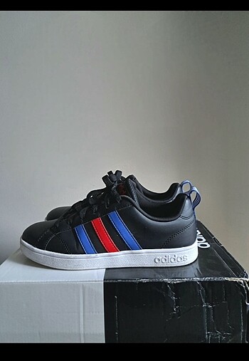 36,5 Beden Adidas ayakkabı