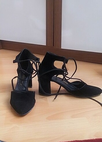 38 Beden siyah Renk #topuklu #süet #kalın topuk #ayakkabı #bağcıklı