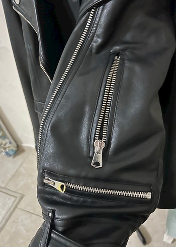 m Beden Stradivarius Kadın Siyah Deri Biker Ceket