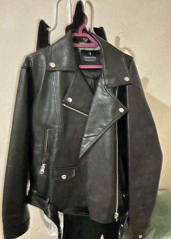 Stradivarius Kadın Siyah Deri Biker Ceket