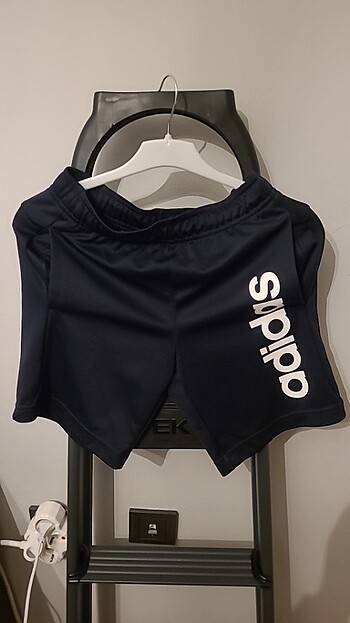 11/12 yaş orjinal adidas şort 