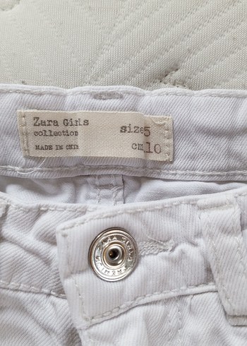 Düğmeli Beyaz Mini Denim Şort - Görsel 2