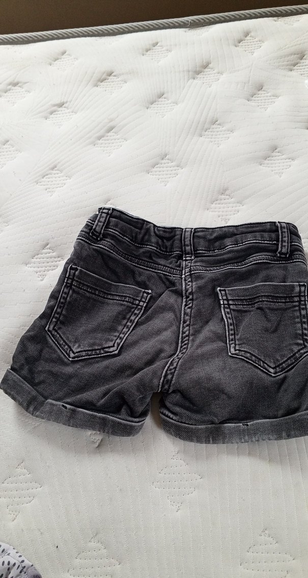 Kız Çocuk Siyah Baskılı Denim Şort - Görsel 3