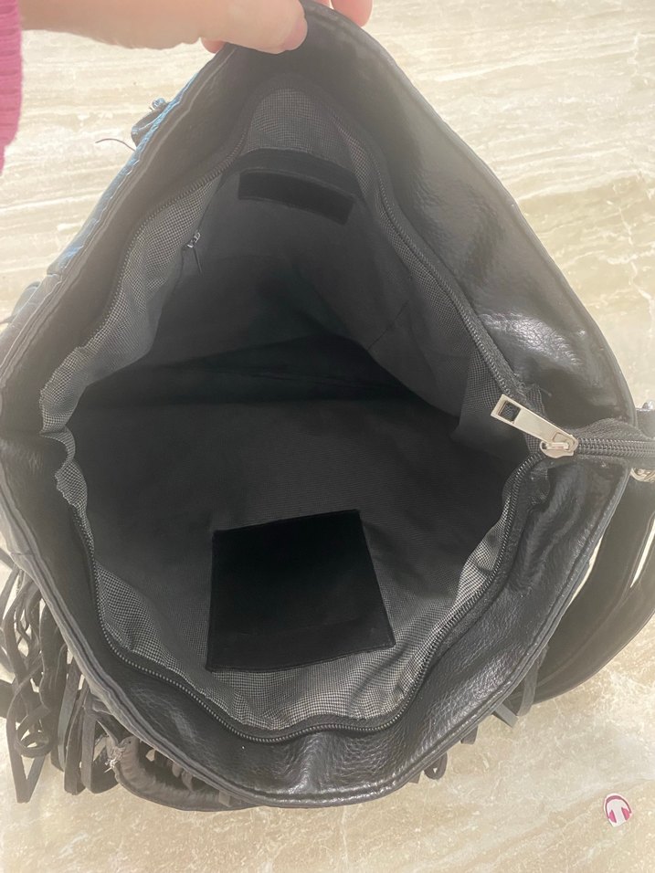 Koton marka Siyah Deri Püsküllü Gotik Kadın Çanta - Görsel 3