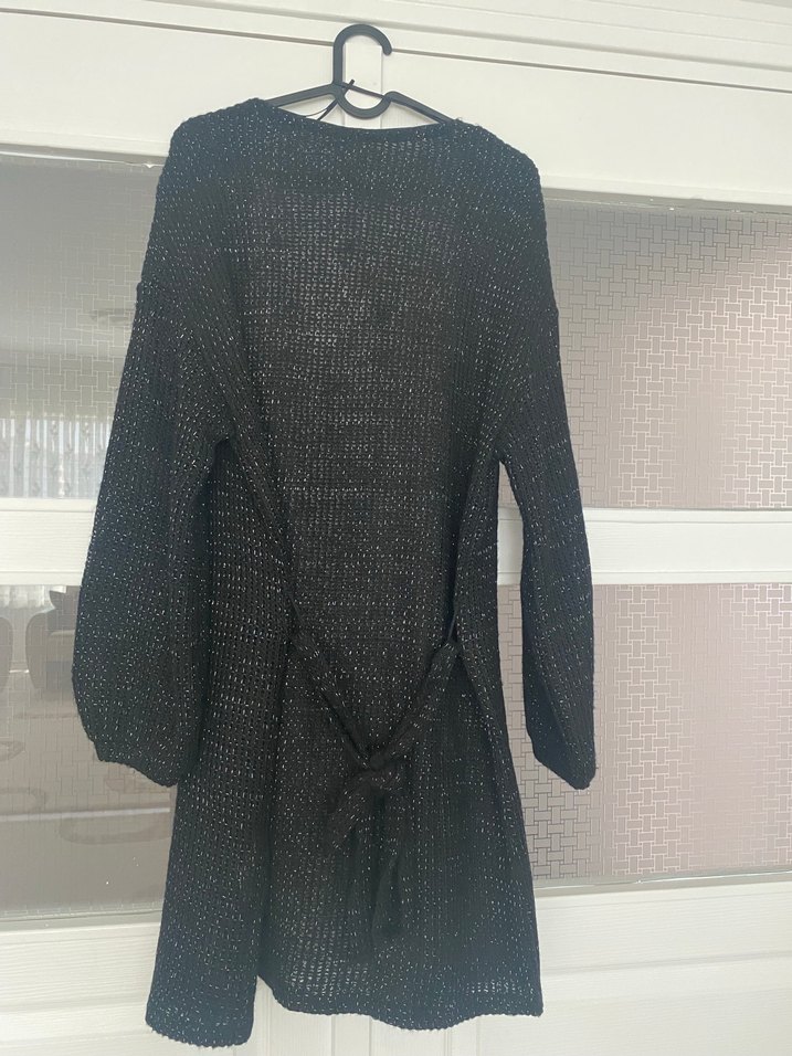 Nakış Detaylı Siyah Uzun Örgü Hırka - Görsel 2