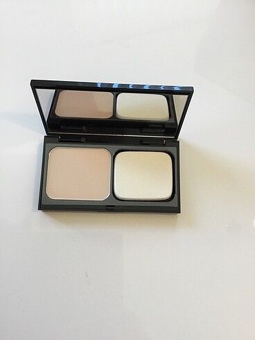 Bobbi Brown Bobbi Brown pudra fondöten
