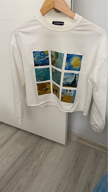 CROP SWEATSHIRT