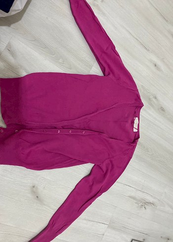 Pembe V Yaka Düğmeli Kadın Hırka