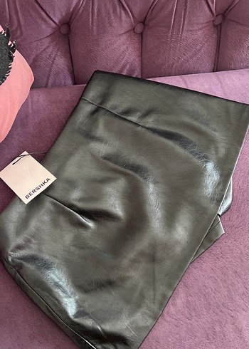 Tokalı Siyah Deri Mini Şort - Görsel 3