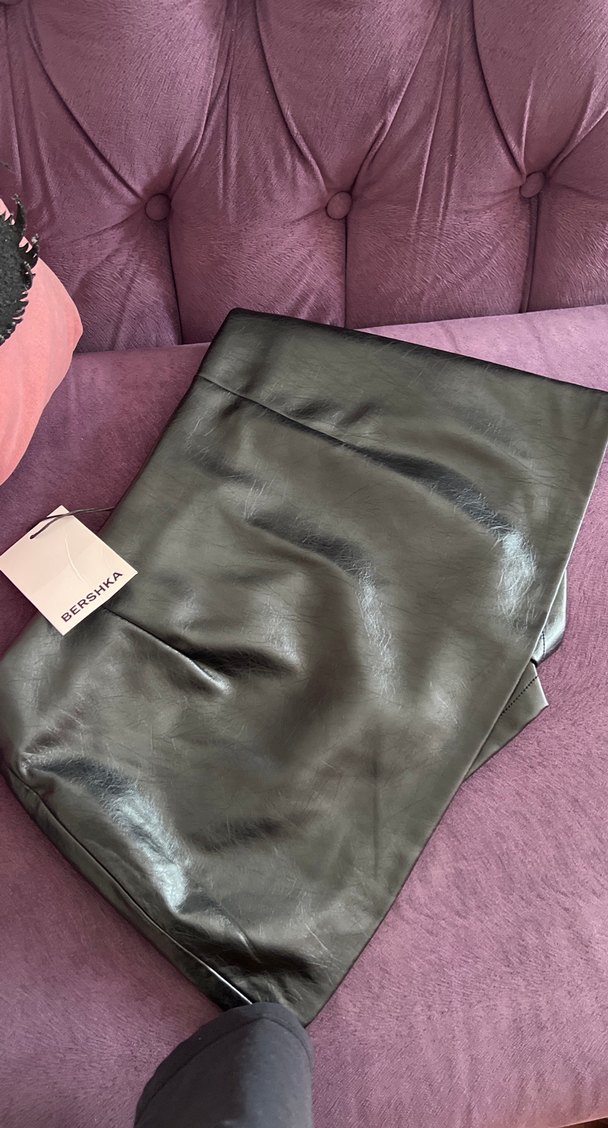 Tokalı Siyah Deri Mini Şort - Görsel 3