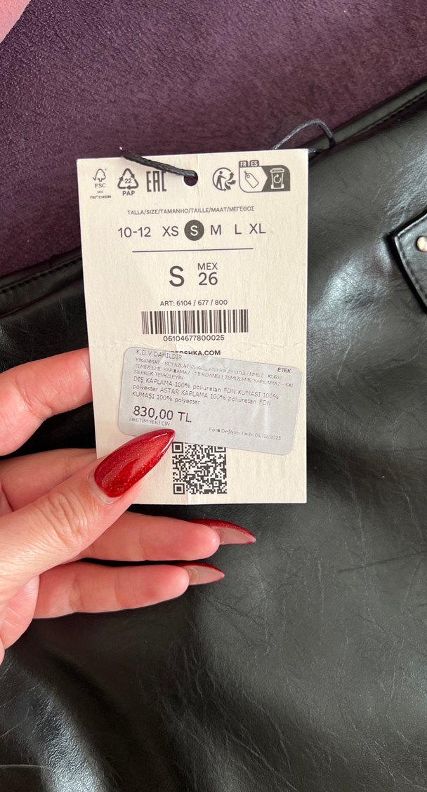 Tokalı Siyah Deri Mini Şort - Görsel 2