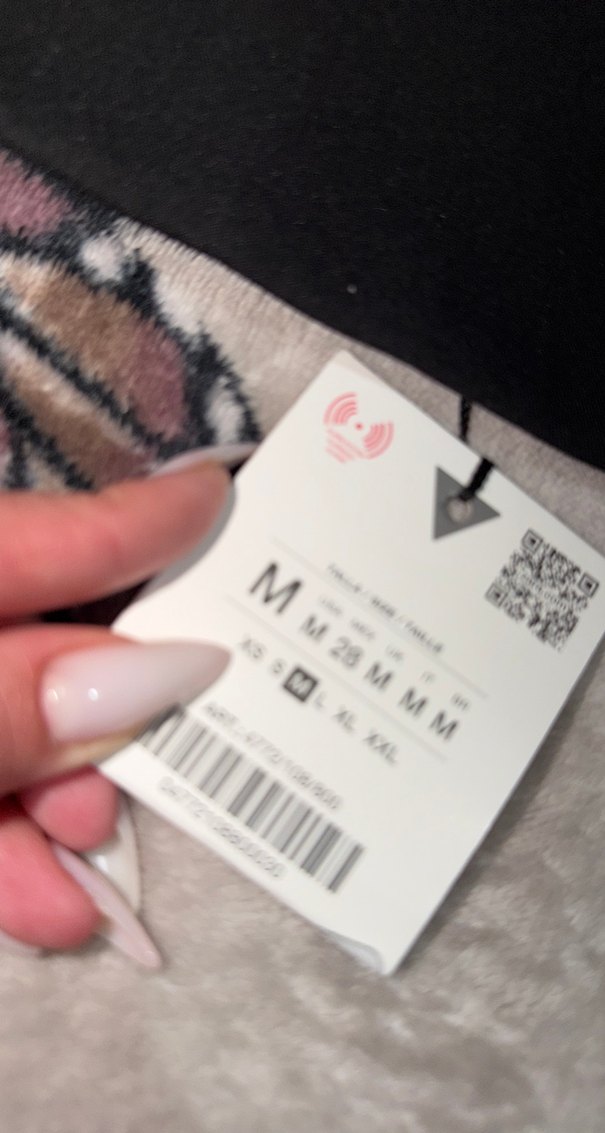 Siyah Payetli Yılan Desenli Straplez Büstiyer - Görsel 4