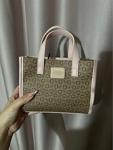 Guess canta