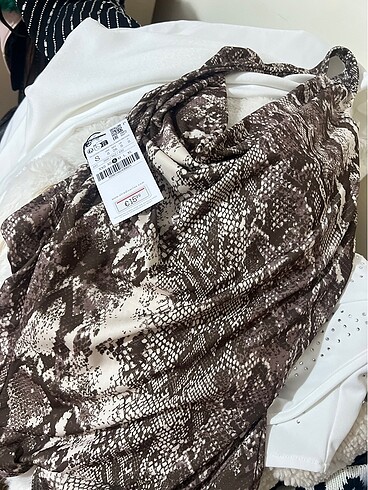 Stradivarius Stradivarius yilan desenli body suit