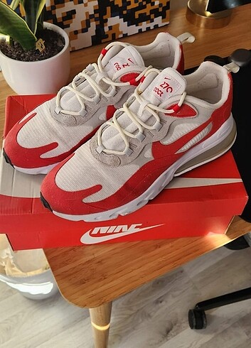NIKE AIR MAX 270 REACT AZ KULLANILMIŞ
