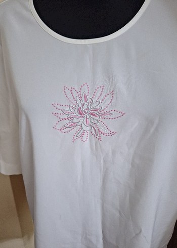 Nakışlı Beyaz Hamile Tişörtü - Görsel 2