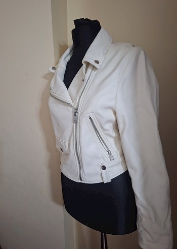 Beyaz Kemerli Kısa Deri Biker Ceket - Görsel 6
