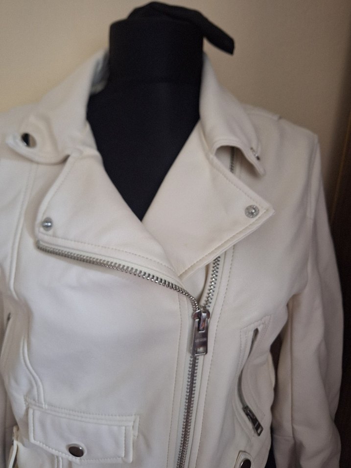 Beyaz Kemerli Kısa Deri Biker Ceket - Görsel 2