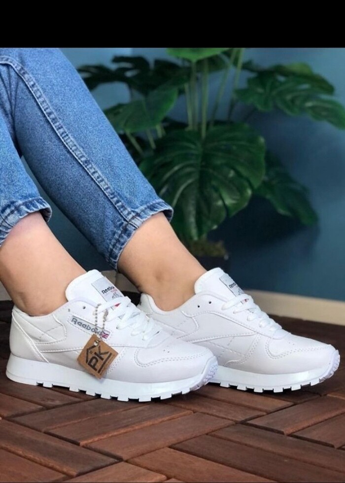 Beyaz spor ayakkabı  - Görsel 3