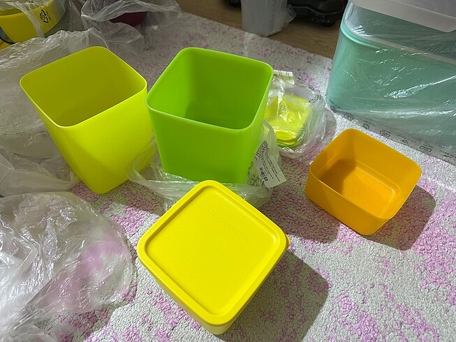 Tupperware buzluk kapları