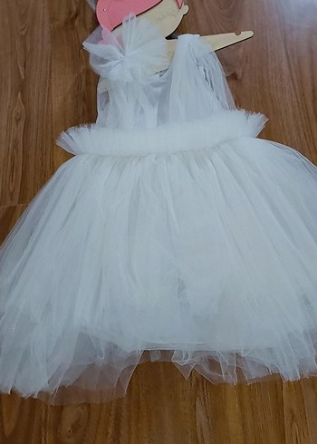 Beyaz 3 ve 4 yaş tütü abiye elbise - Görsel 2