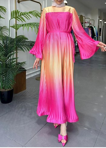 Piliseli Uzun Pembe  Elbise - Görsel 2