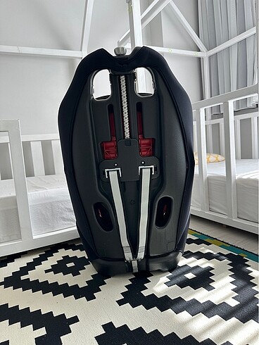 9- 36 kg Beden siyah Renk Oto koltugu Chicco Neptune Black Label