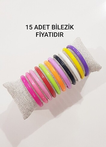 Plastik bilezikler