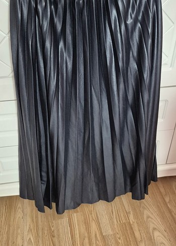 Kadın Siyah Pilili Uzun Gotik Etek