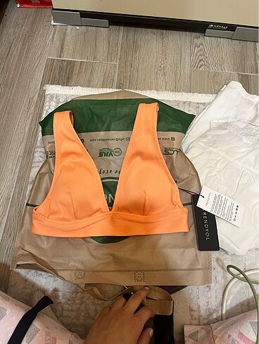Bikini üstü