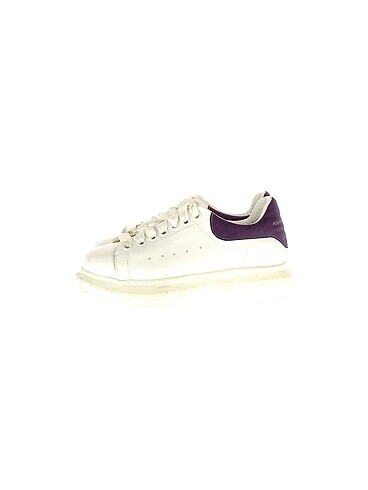 Alexander McQueen Spor Ayakkabı %70 İndirimli.