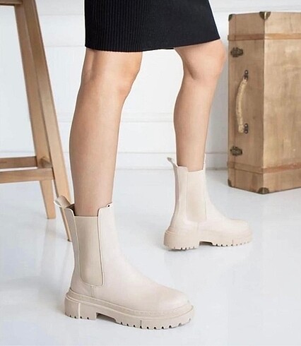 Zara model bej lastikli deri bot