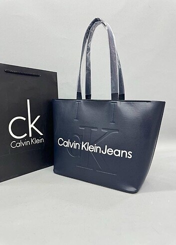Calvin Klein büyük lacivert kol çantası 