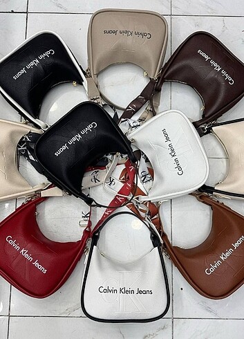 Calvin Klein Calvin Klein beyaz askılı baget çanta
