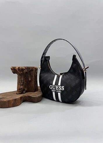 Guess siyah baget çanta 