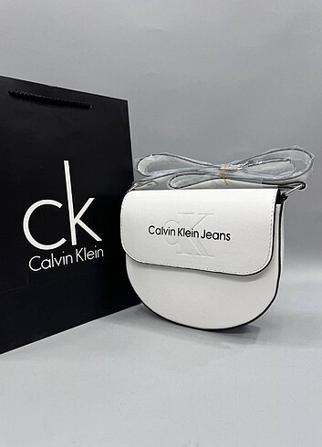 Calvin Klein beyaz askılı çanta 
