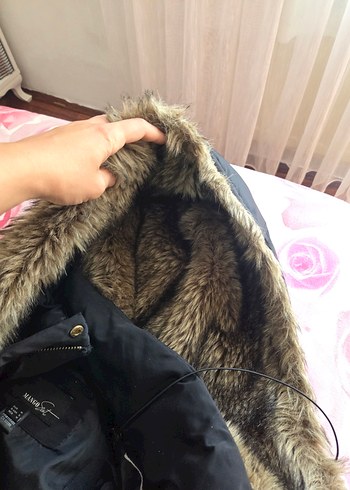 mango Kürk Detaylı Siyah Kadın Kışlık Mont - Görsel 7