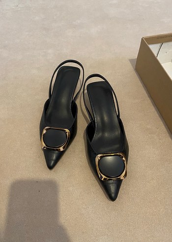 Klasik Siyah Stiletto Kemerli Kadın Ayakkabı