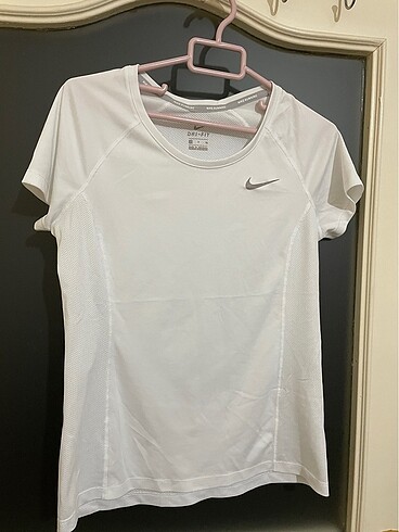 Orijinal Nike tişört ve park bravo pant