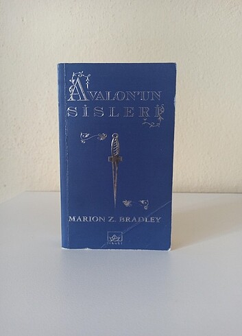 Avalon'un Sisleri Büyü Ustası Marion Z. Bradley