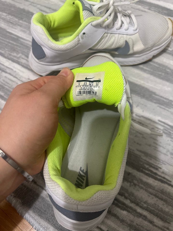 Beyaz Nike Bağcıklı Spor Ayakkabı - Görsel 4