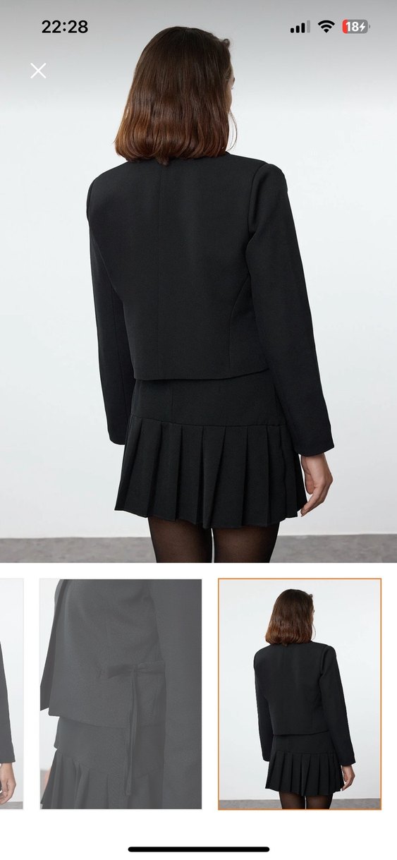 Siyah kurdele fiyonk detaylı ceket - Görsel 2