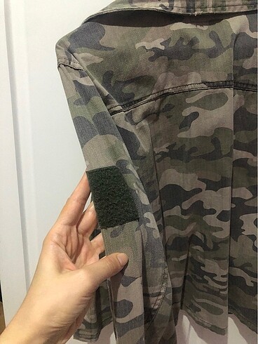 Pull and bear kamuflaj ceket - Görsel 5