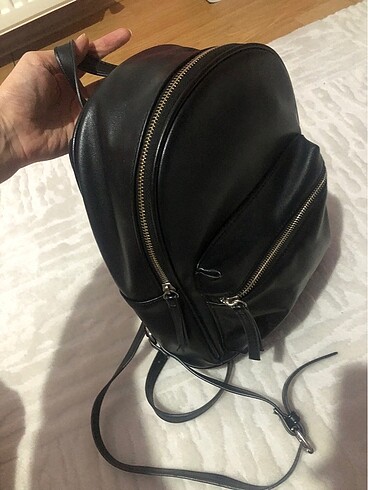 Bershka siyah sırt çantası - Görsel 3
