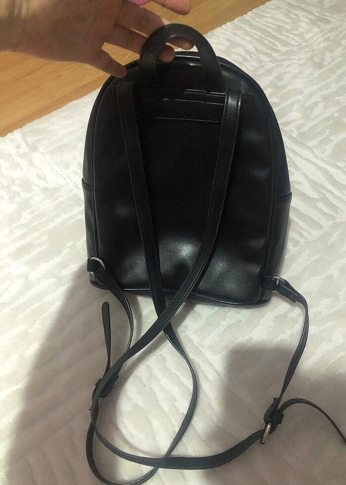 Bershka siyah sırt çantası - Görsel 4