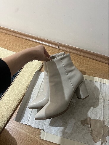 Krem topuklu bot - Görsel 7