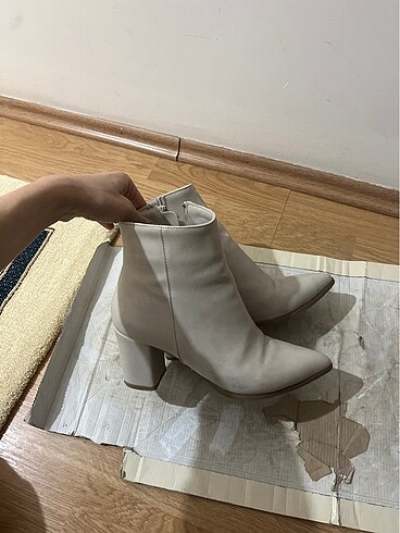 Krem topuklu bot - Görsel 8